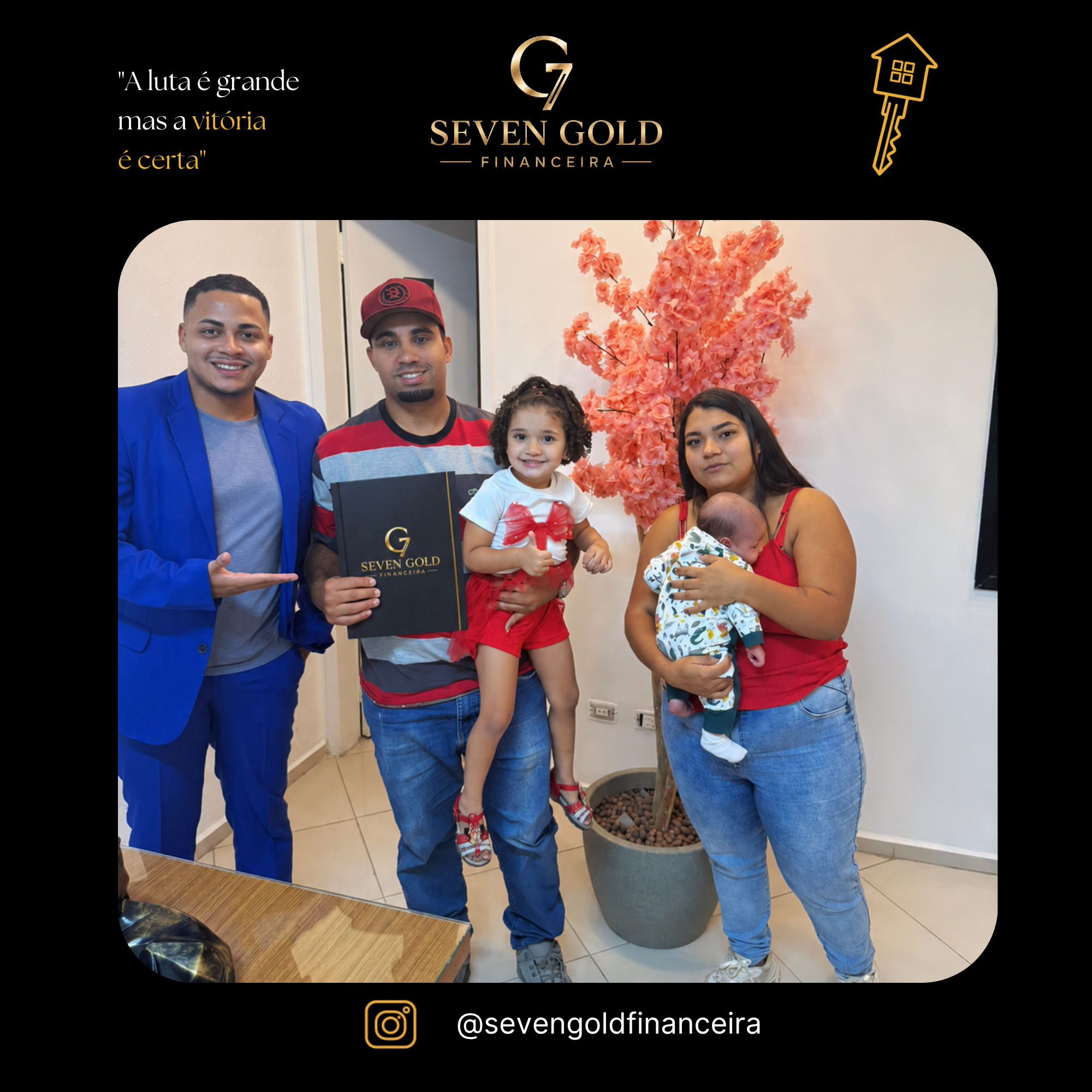 Cliente celebrando sua conquista com a Seven Gold
